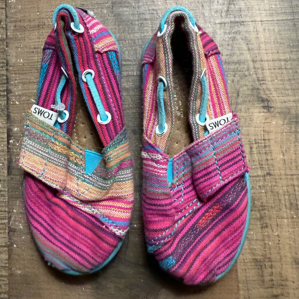 TOMS Kids Colorful Striped Sneakers